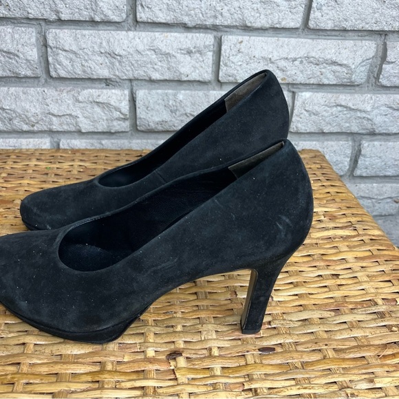 Paul Green Suede Pumps - Picture 6 of 8